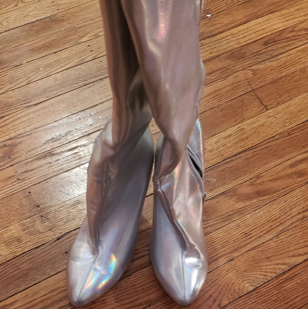 Madden girl ,Metallic silver knee boots